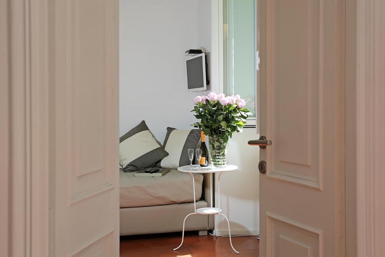 Bed and Breakfast Domus Croce Rom Exterior foto